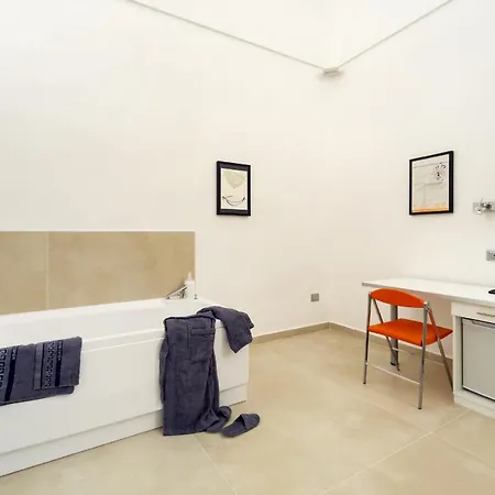 Il Tesoro Smart & Hotel Naples