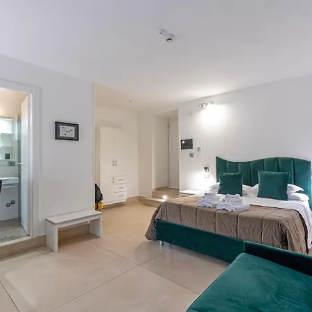 Il Tesoro Smart & 3* نابولي