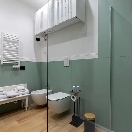 Il Tesoro Smart & فندق نابولي