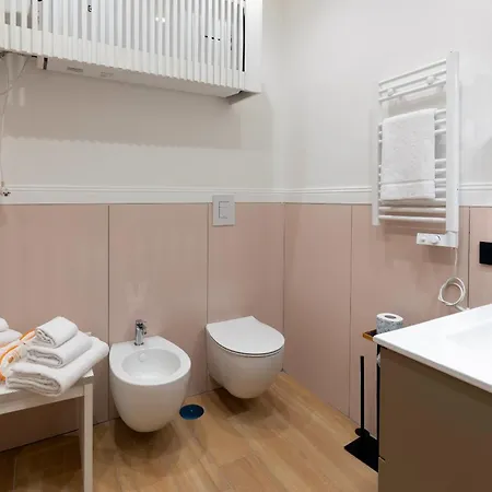 Il Tesoro Smart & فندق نابولي