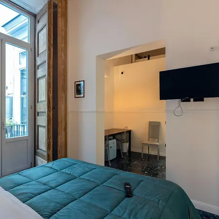 Il Tesoro Smart & فندق نابولي