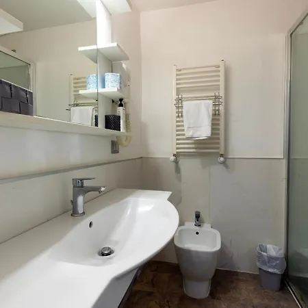 Il Tesoro Smart & فندق نابولي