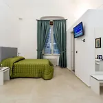 Il Tesoro Smart & Nápoles