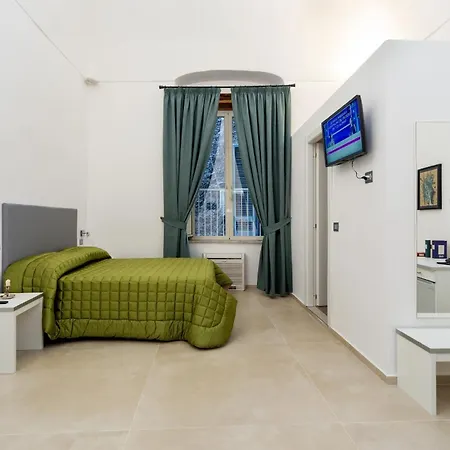 Il Tesoro Smart & 3* Nápoly