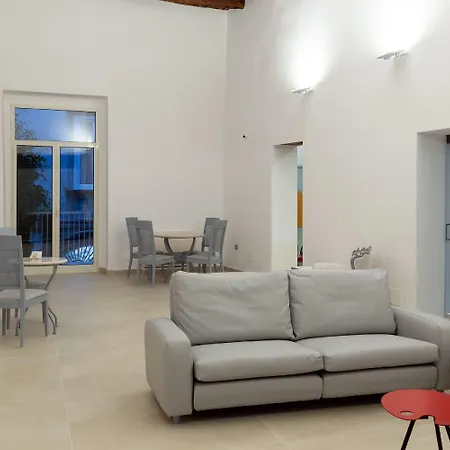 Отель Il Tesoro Smart & 3*