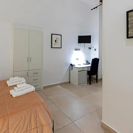 Отель Il Tesoro Smart & 3*