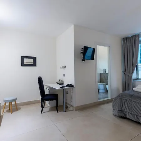 Il Tesoro Smart & 3* Неаполь