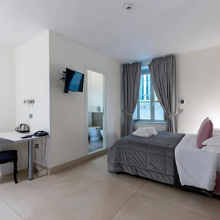Il Tesoro Smart & 3* Неаполь