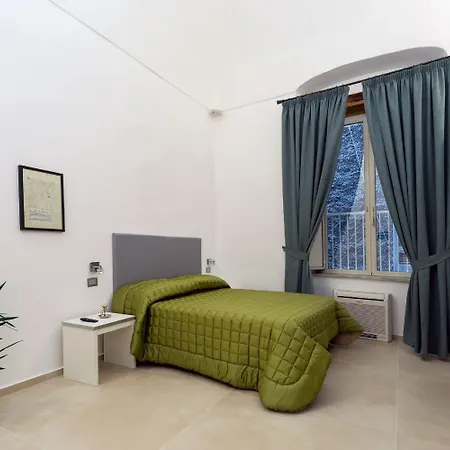 Il Tesoro Smart & 3* Napels