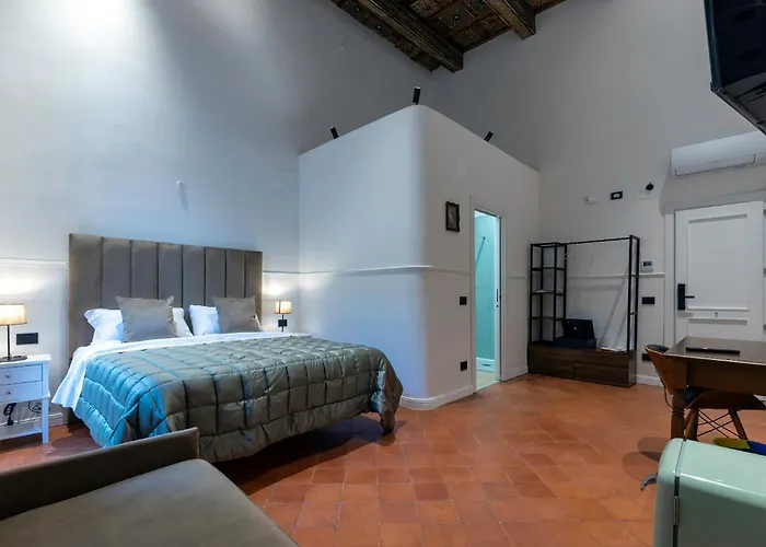 Il Tesoro Smart & 3* Neapel